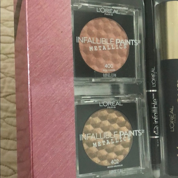 RARE/LE L’Oreal Holiday Exclusive Makeup Kit: BNIB - Picture 2 of 5